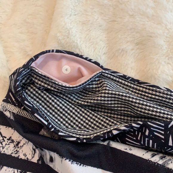 Lululemon crop yoga*** - Picture 7 of 7